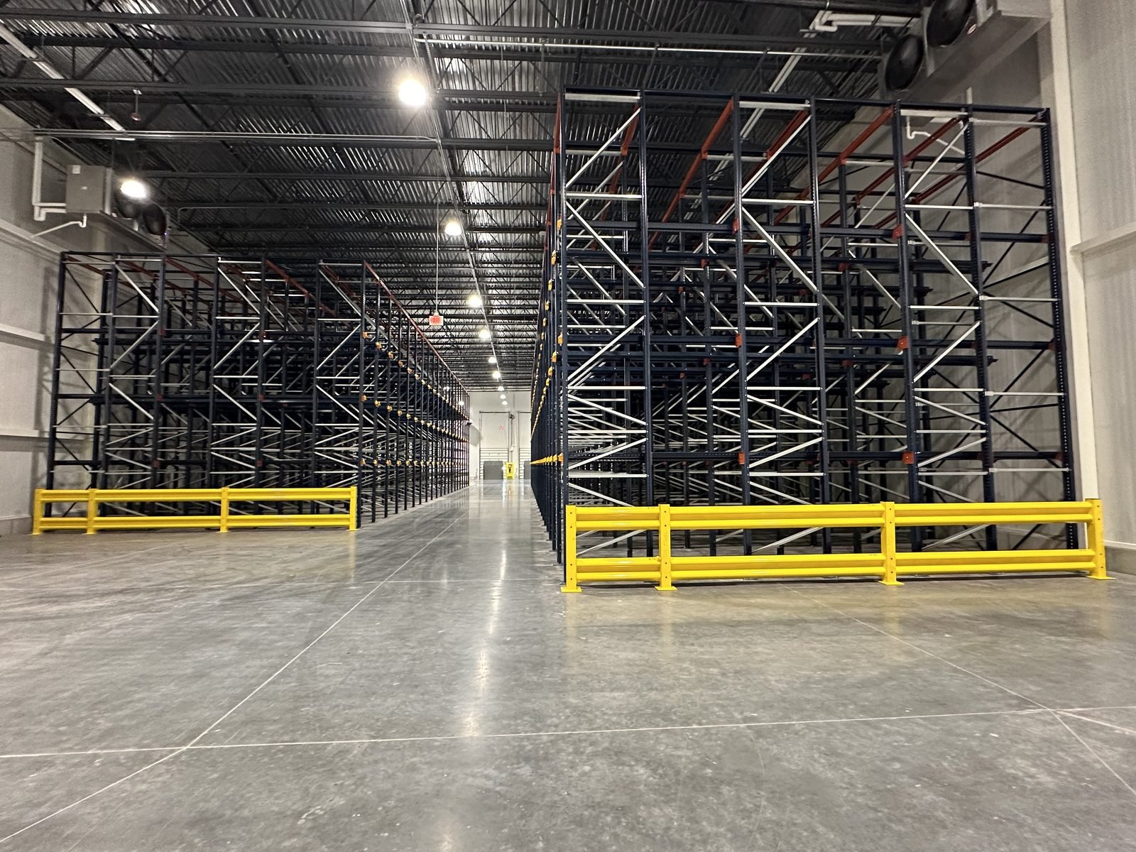 Warehouse guard rail